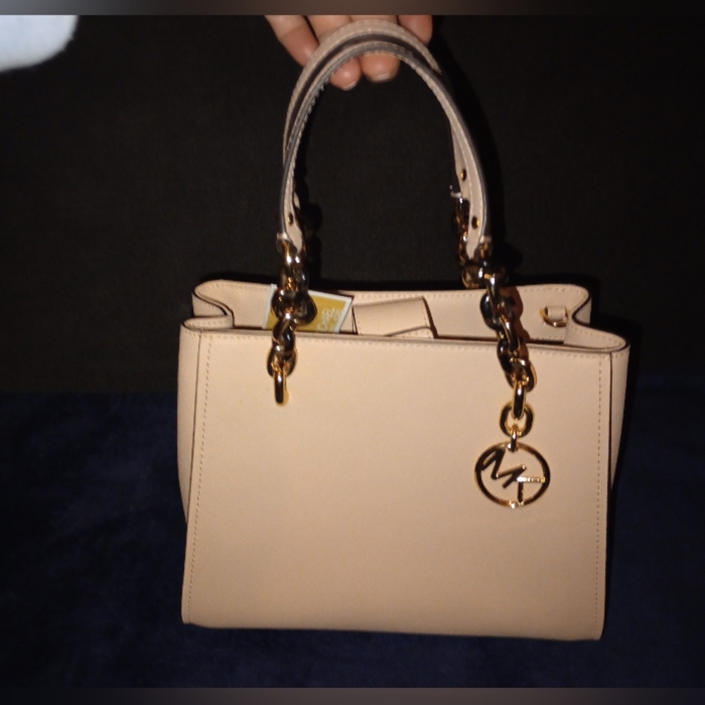 NWT Michael kors Sophia MD NS Leather Tote Color Ballet